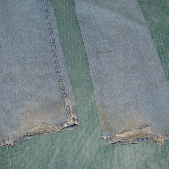 Levi Strauss | Men's 505 Classic Straight Blue Jeans - Picture 9 of 9